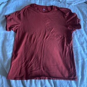 Uniqlo supima cotton t shirt rust red size large